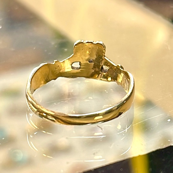 14k Claddagh ring - Picture 6 of 10